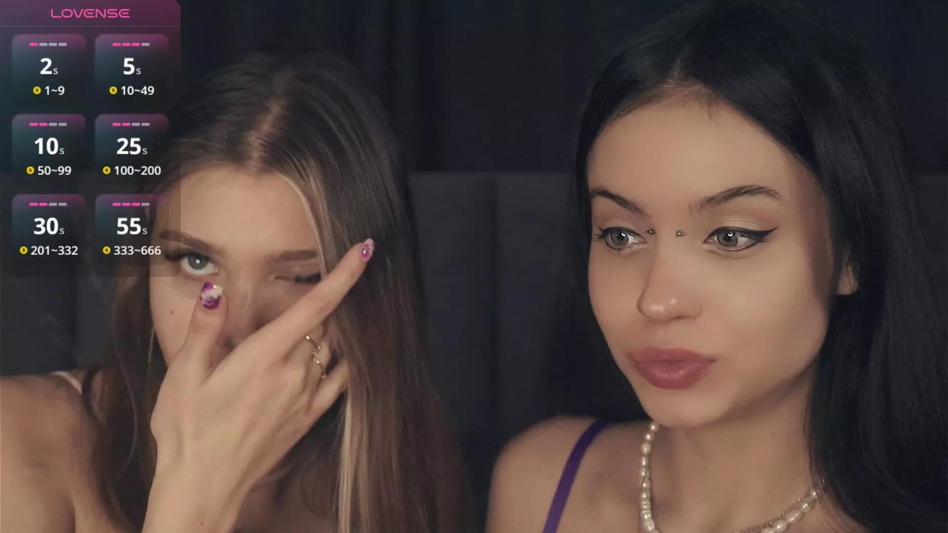 MaxineDeman on Cam4 