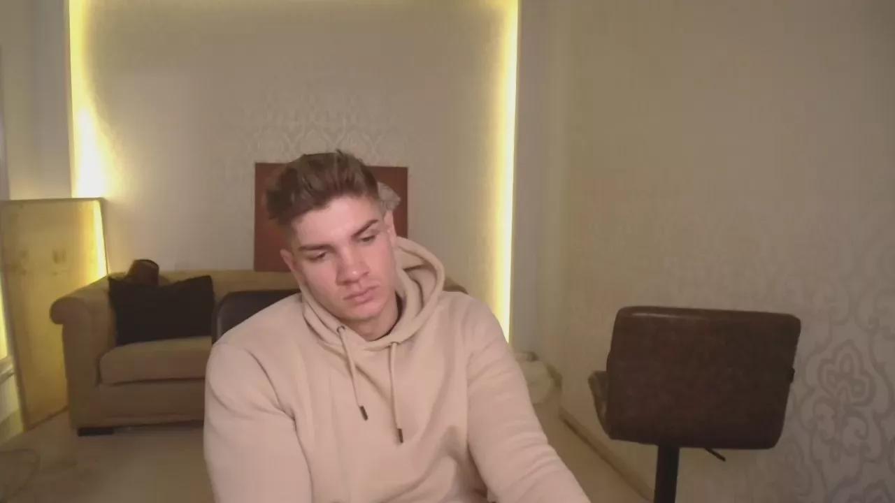 MaxKaiden on Cam4 