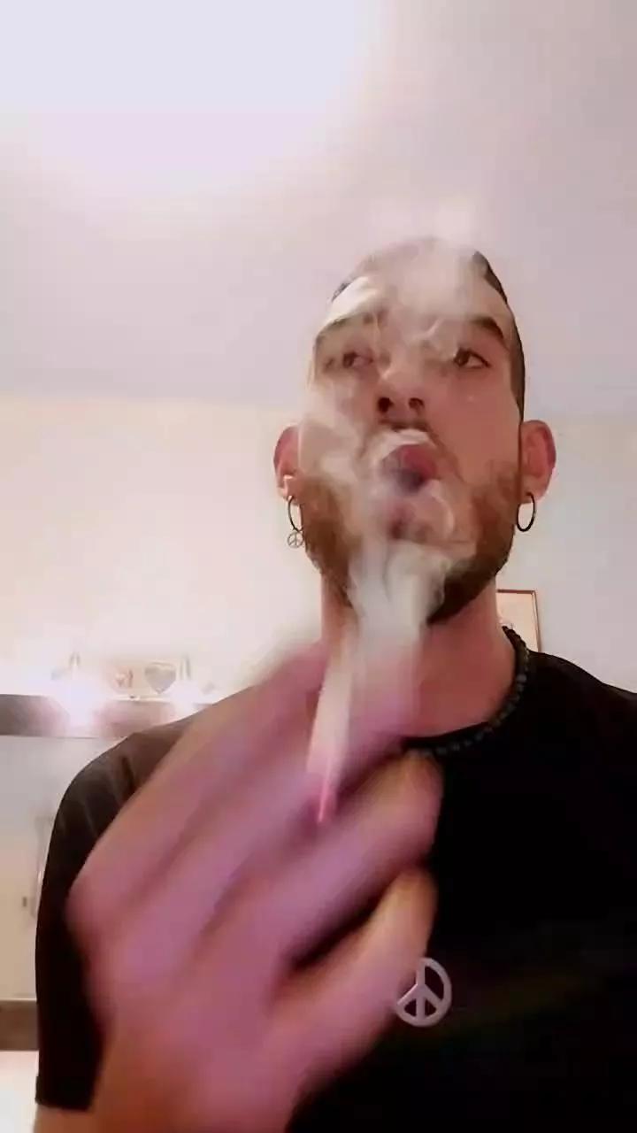 Meastroboris95 on Cam4 