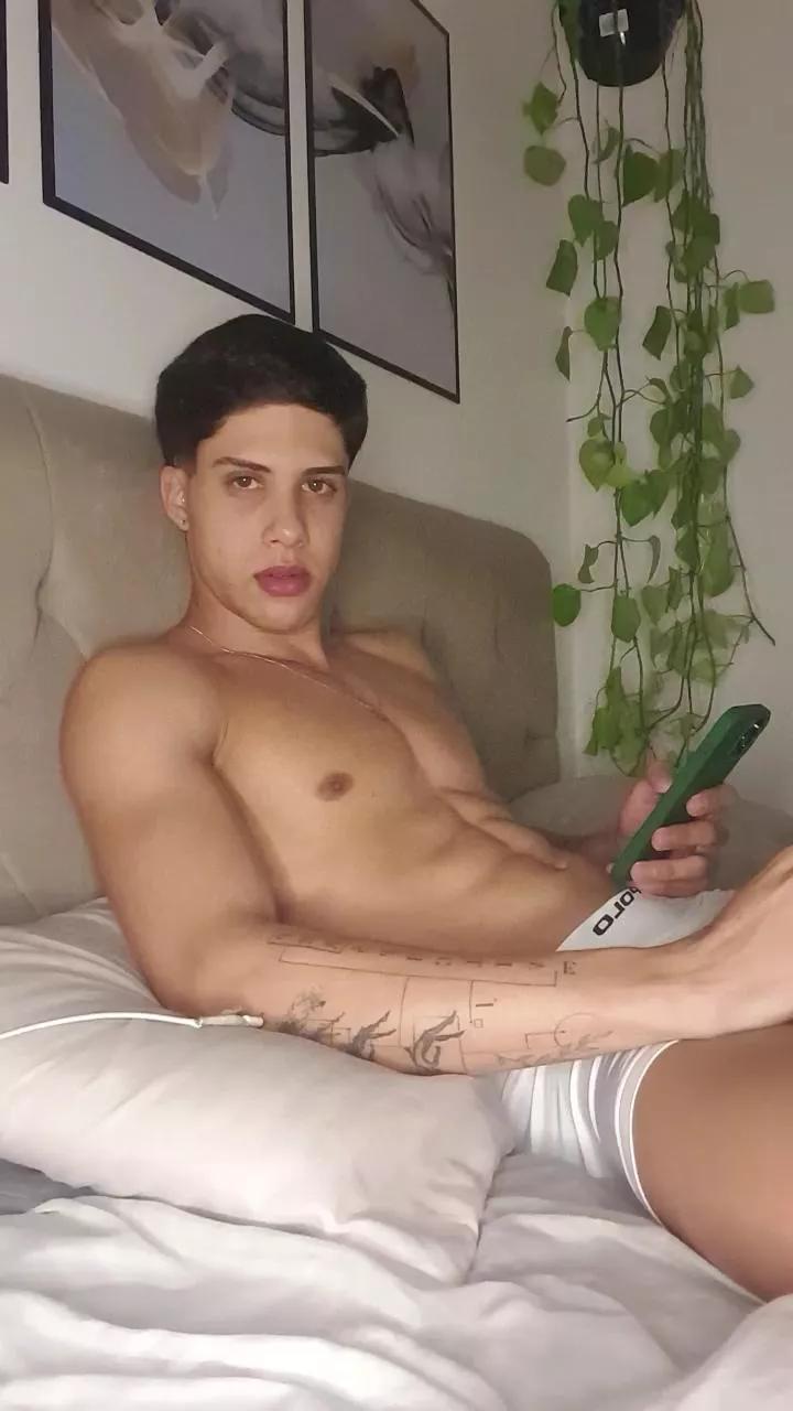 menezes8841 on Cam4 