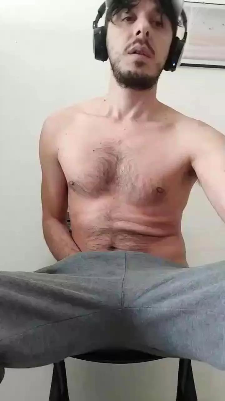 Mew2pup on Cam4 