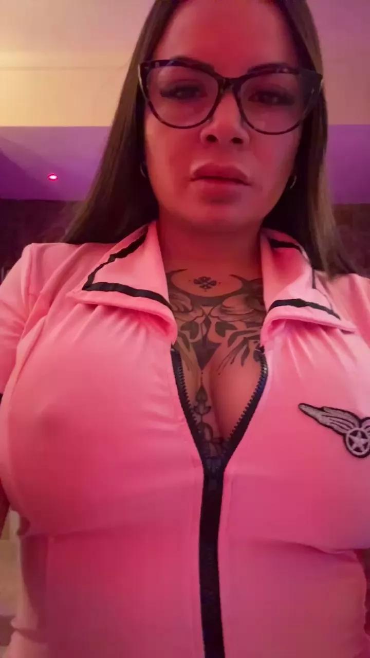 MiaBrownCL on Cam4 
