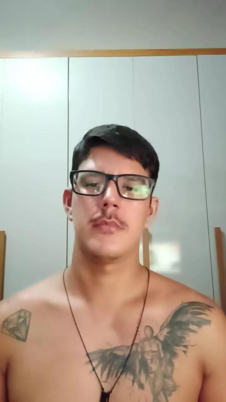 Milk_Br on Cam4 