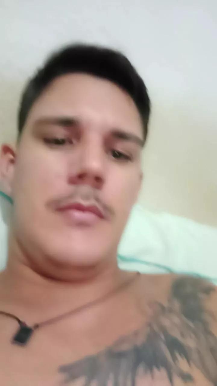 Milk_Br on Cam4 