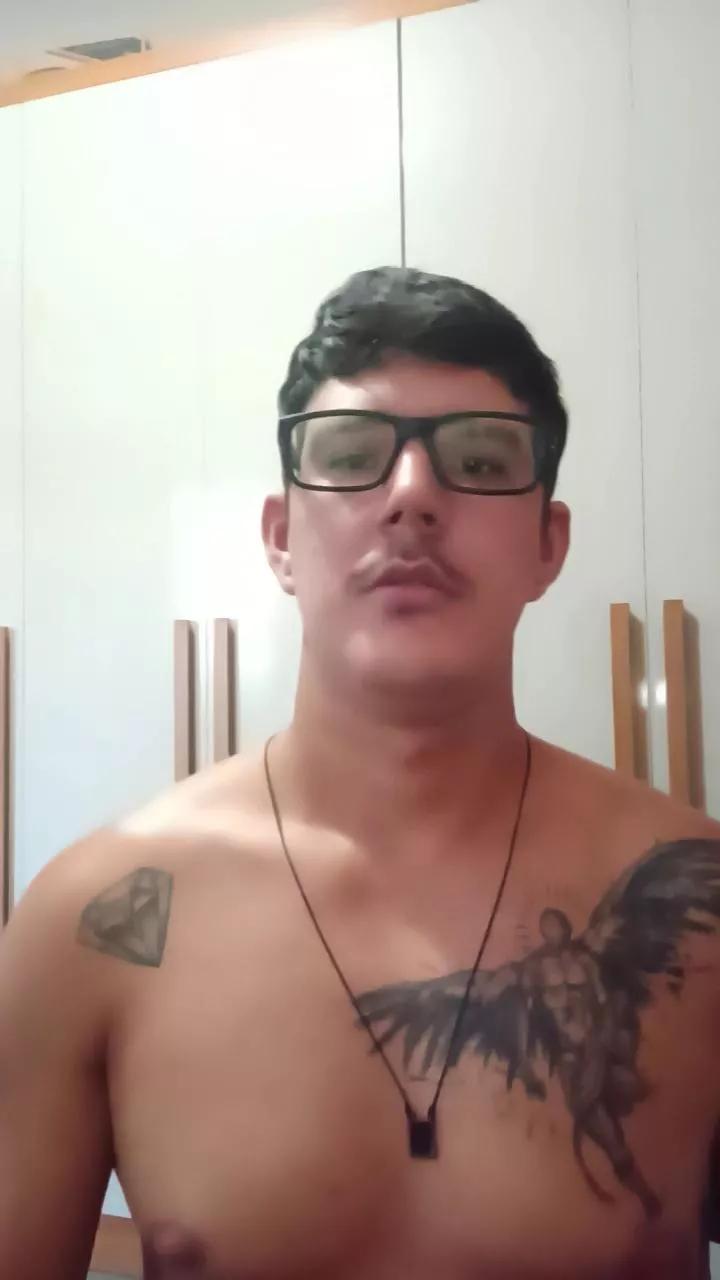 Milk_Br on Cam4 