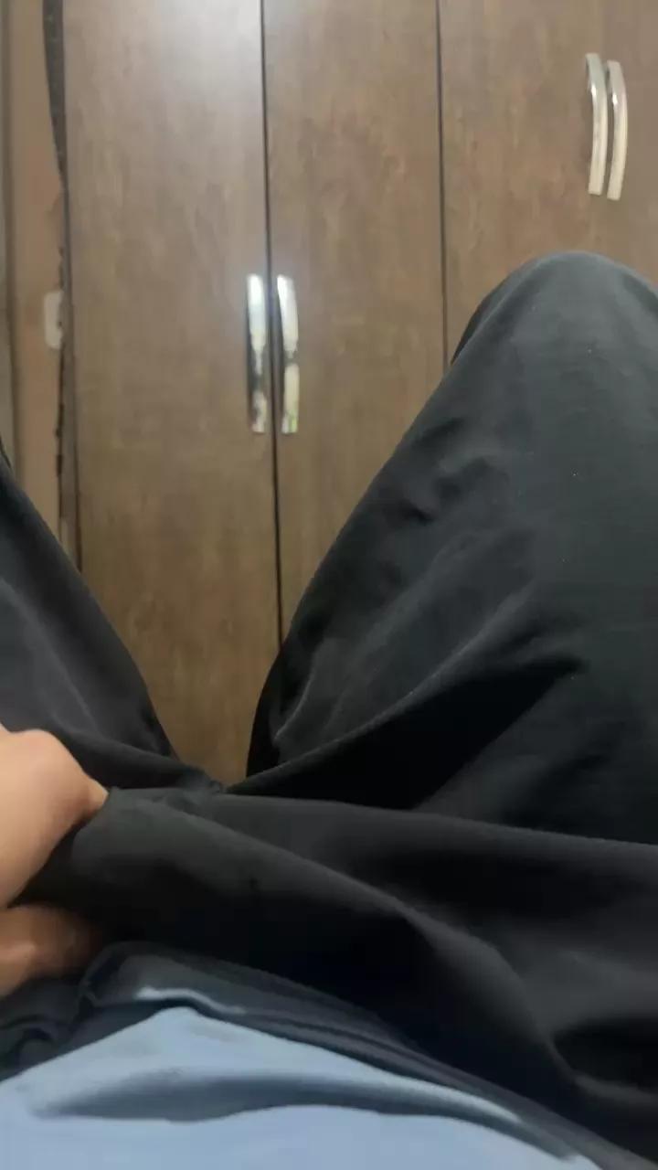Mineirinho_6969 on Cam4 