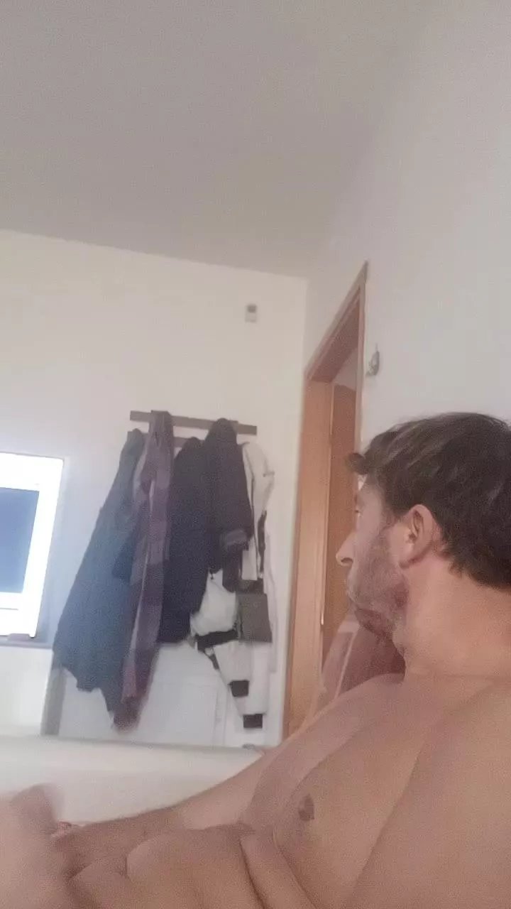 Offline Mirko290180 on Cam4