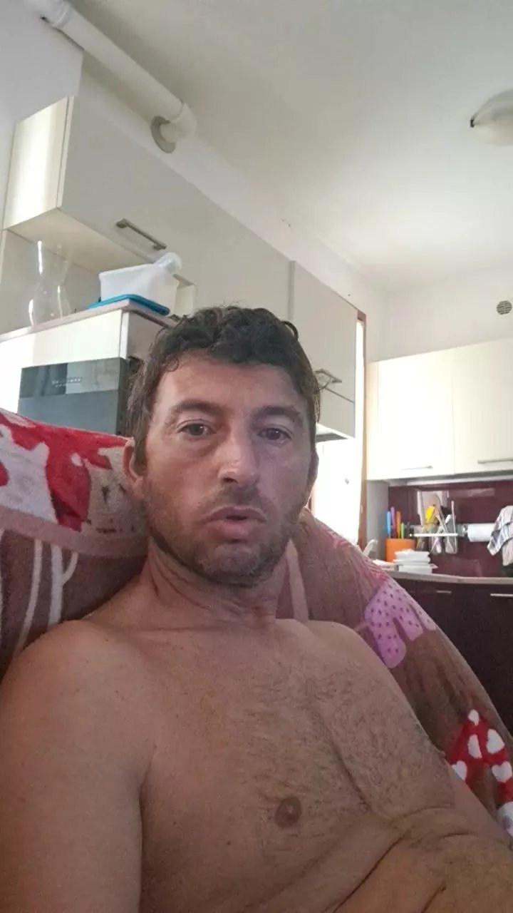 Offline Mirko290180 on Cam4