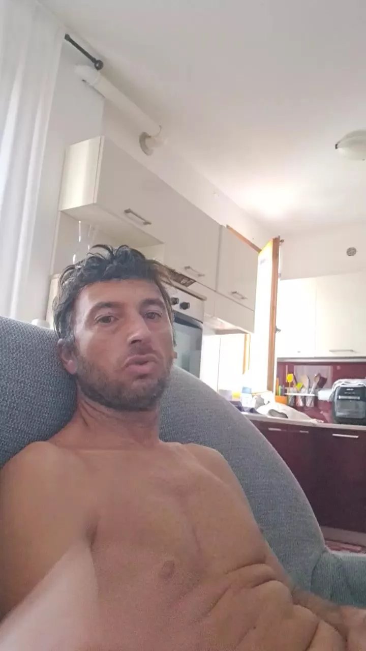 Offline Mirko290180 on Cam4