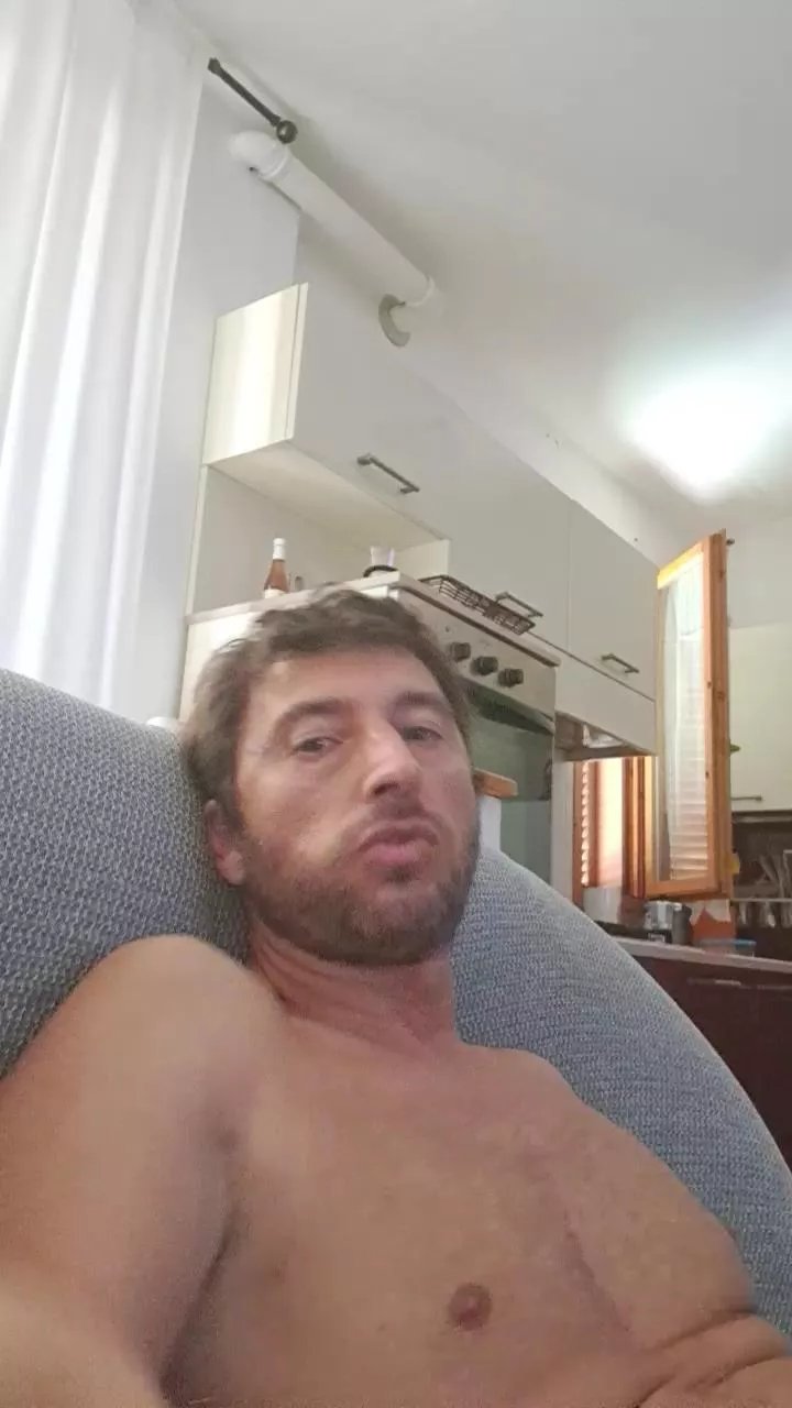 Offline Mirko290180 on Cam4