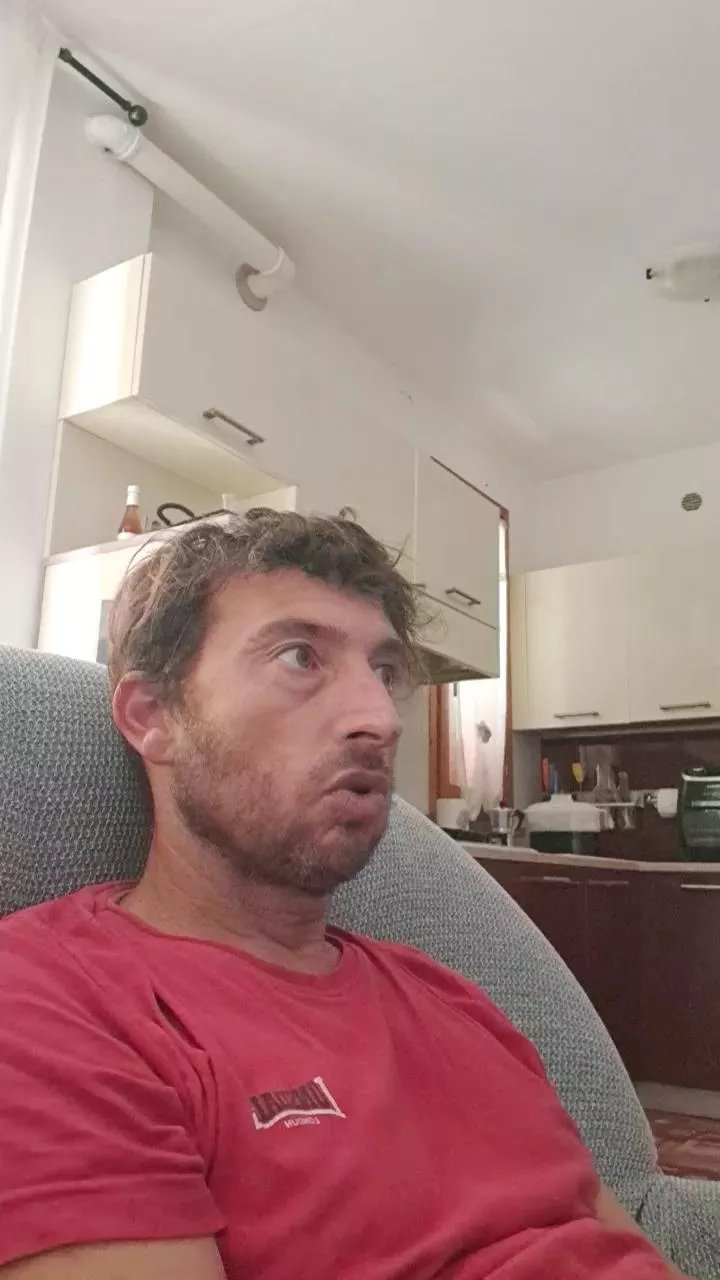 Offline Mirko290180 on Cam4