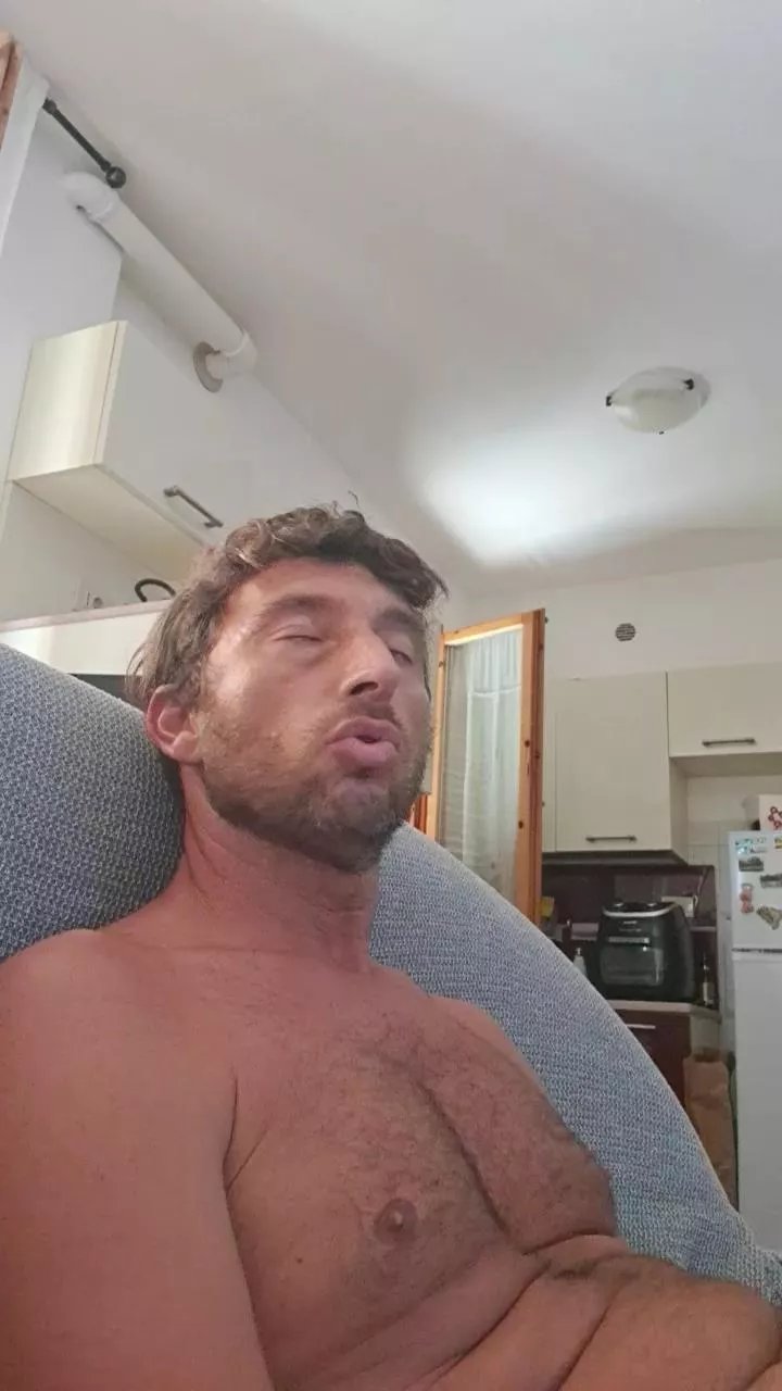 Offline Mirko290180 on Cam4