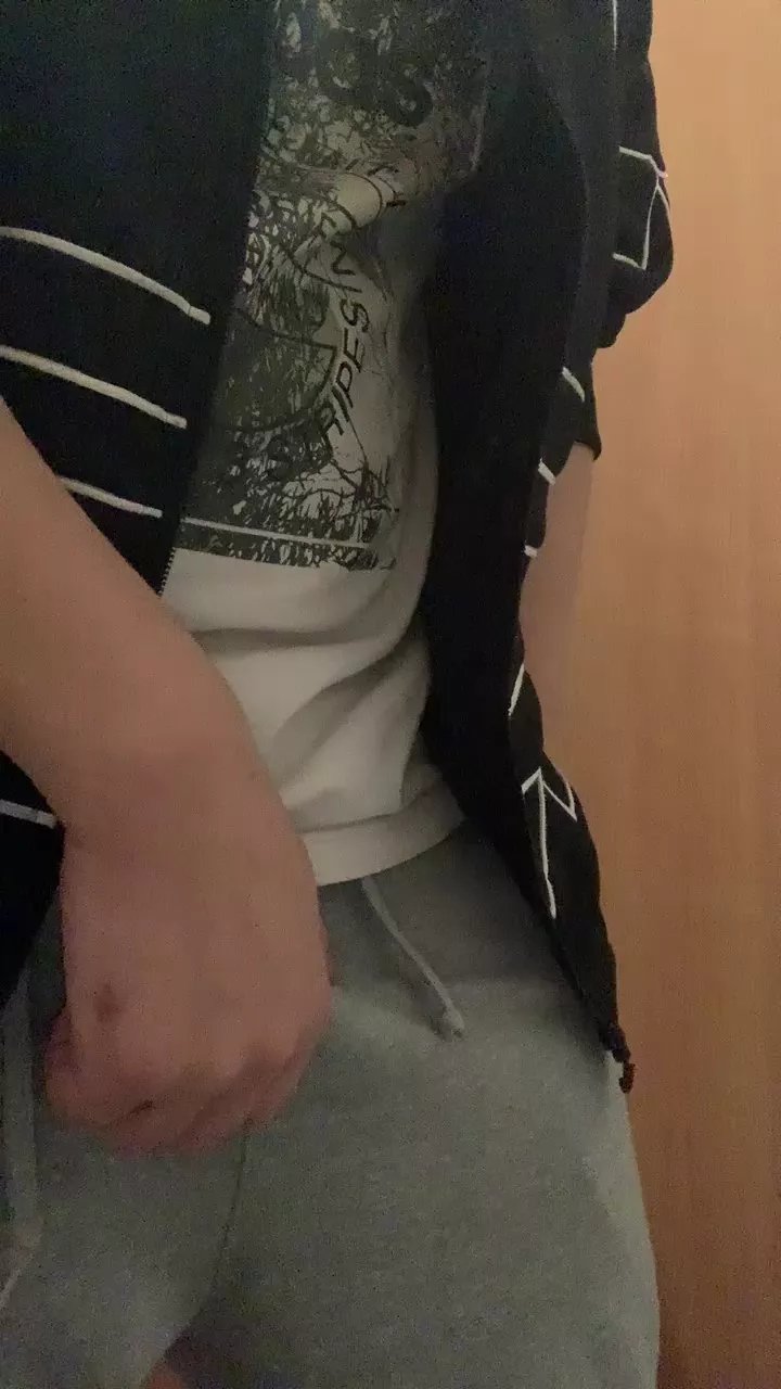 Offline mmmmm895 on Cam4