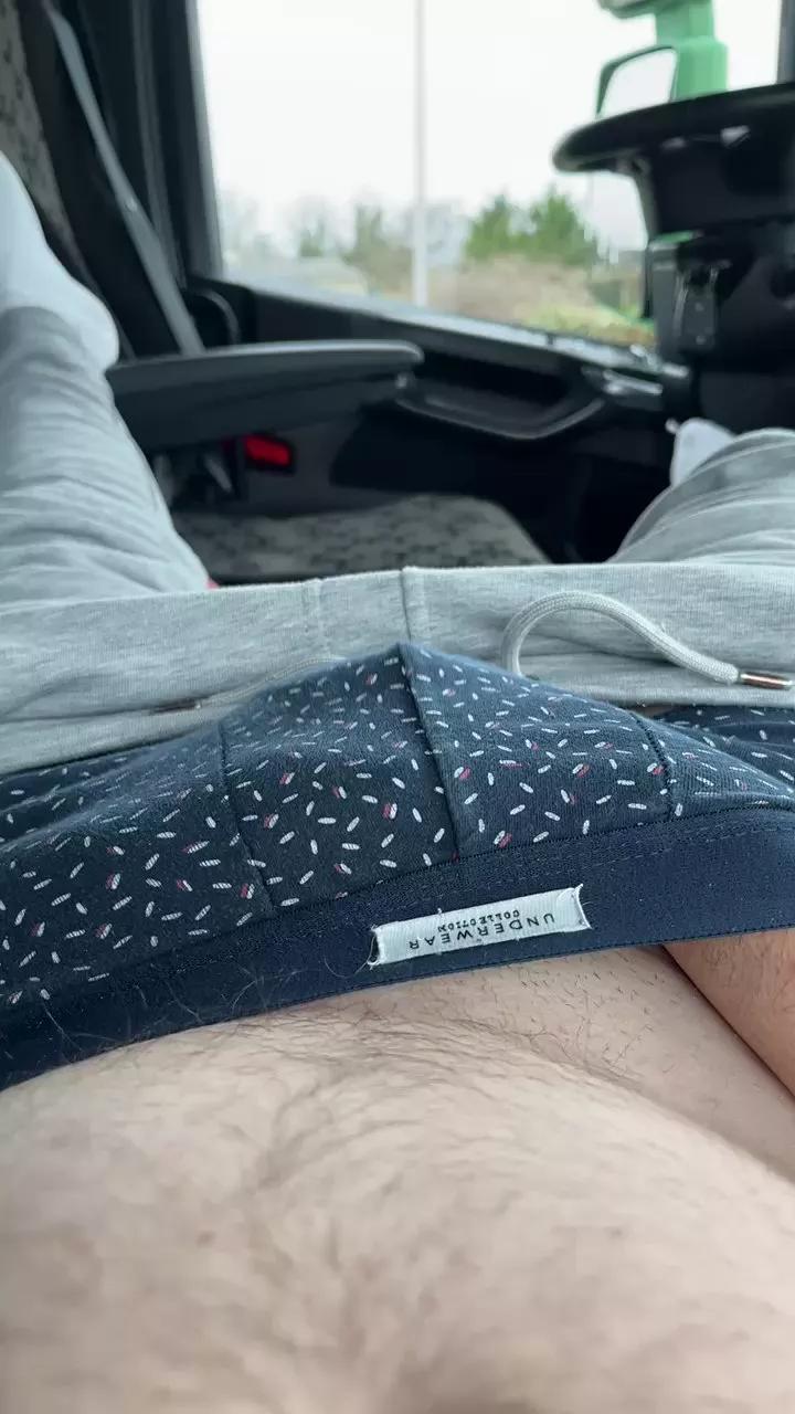 Mojitoo23 on Cam4 