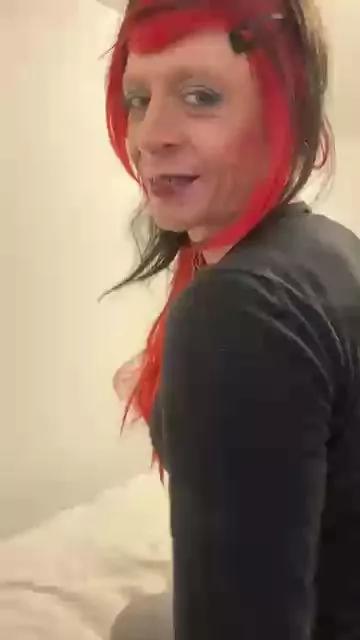 Moniqu3Lov3 on Cam4 