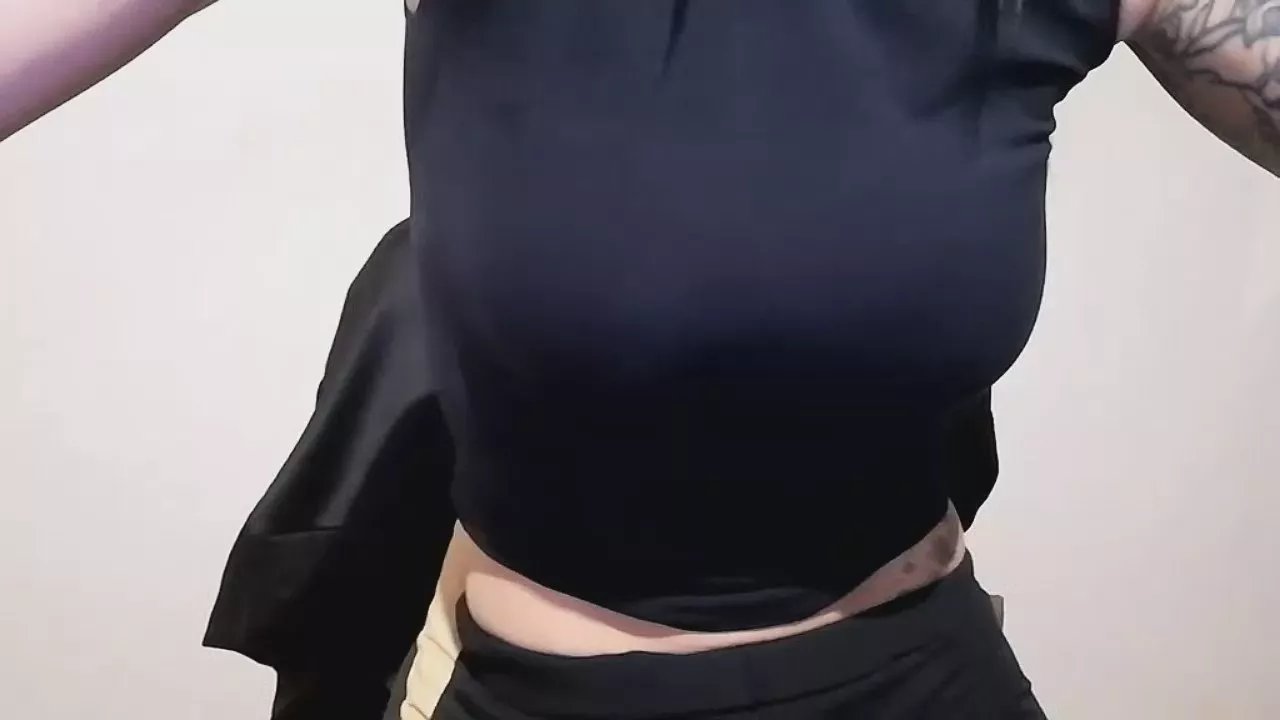 Offline morena19191 on Cam4