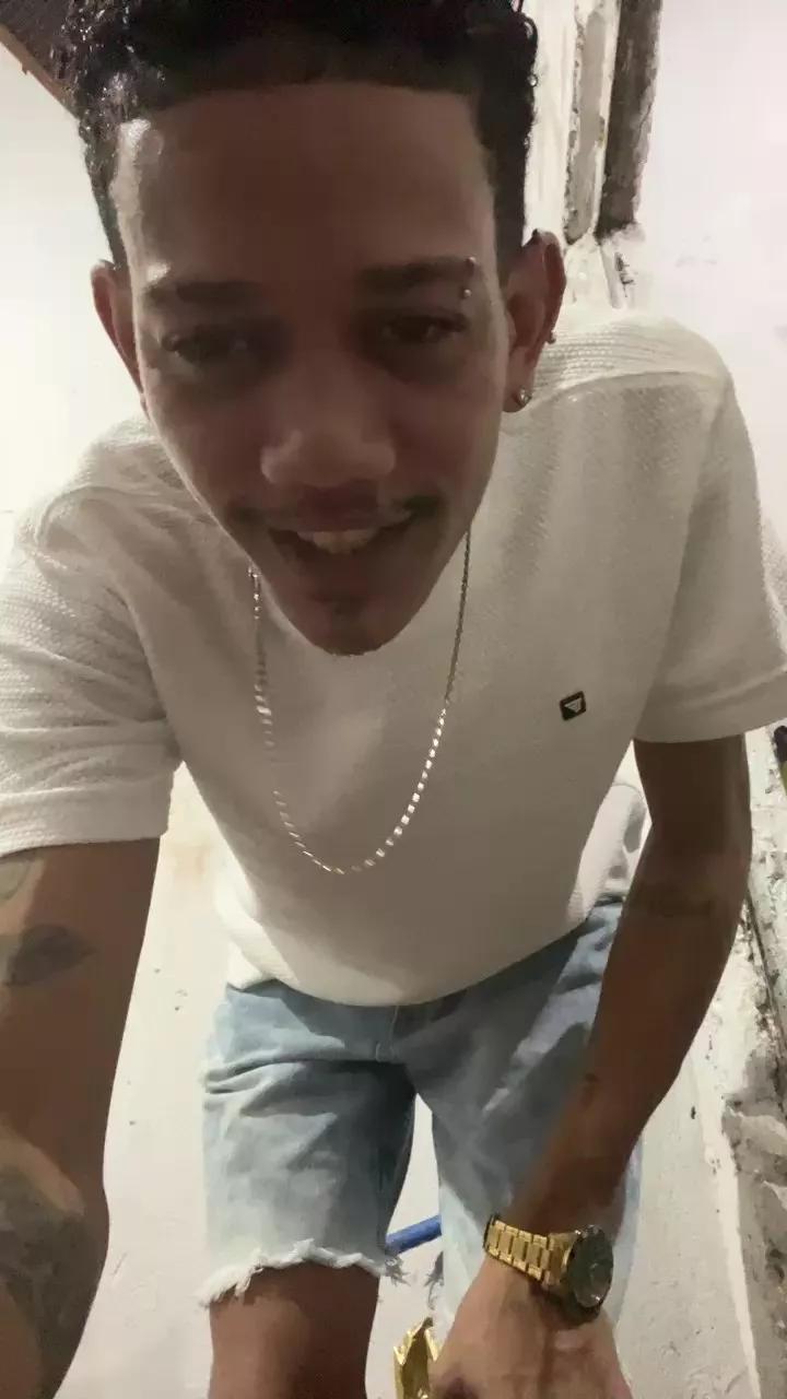 Morenotatuado83 on Cam4 