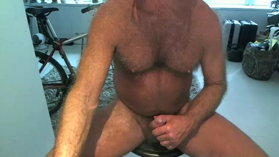 musclebear1 on Cam4 