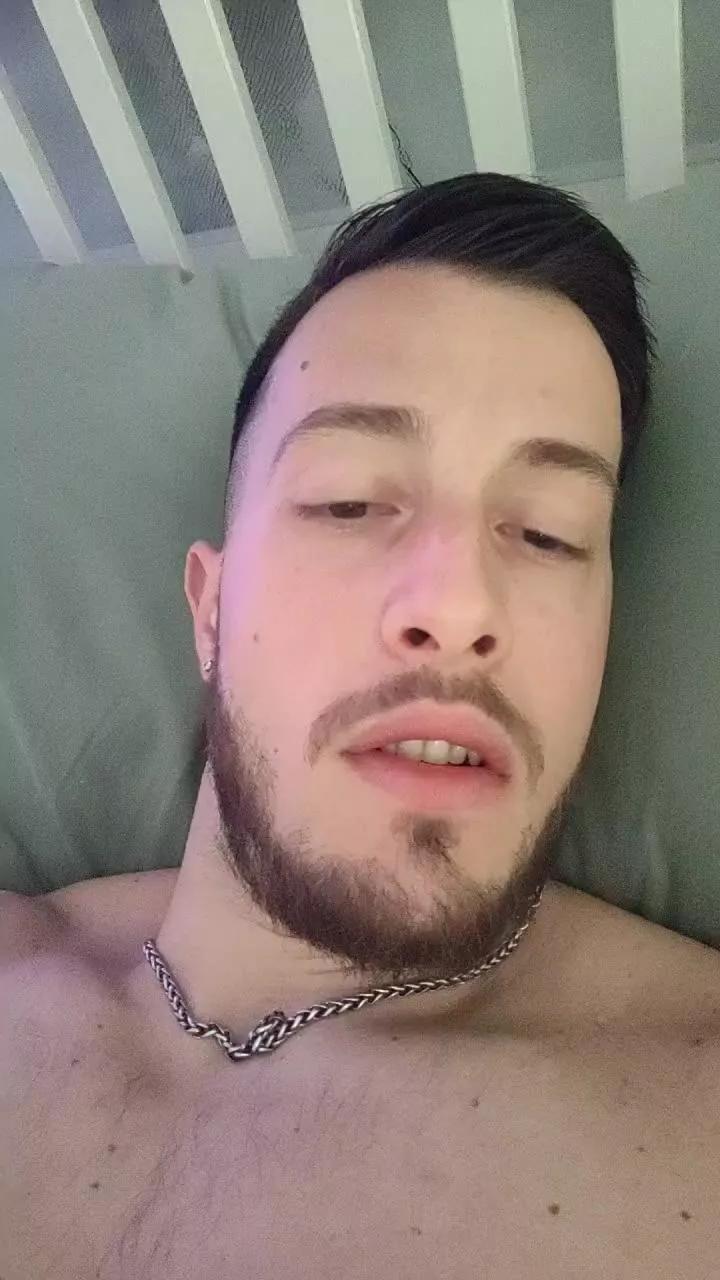 Musclexxl97 on Cam4 