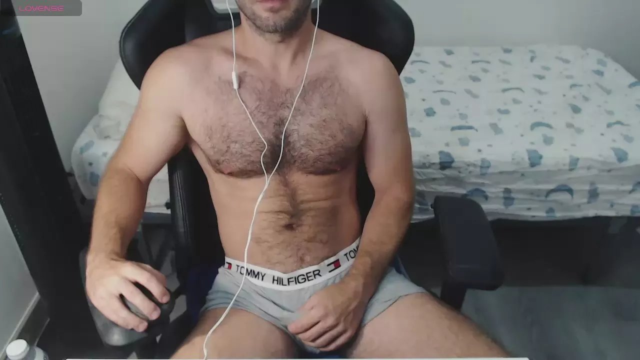 Offline myhairymacho on Cam4