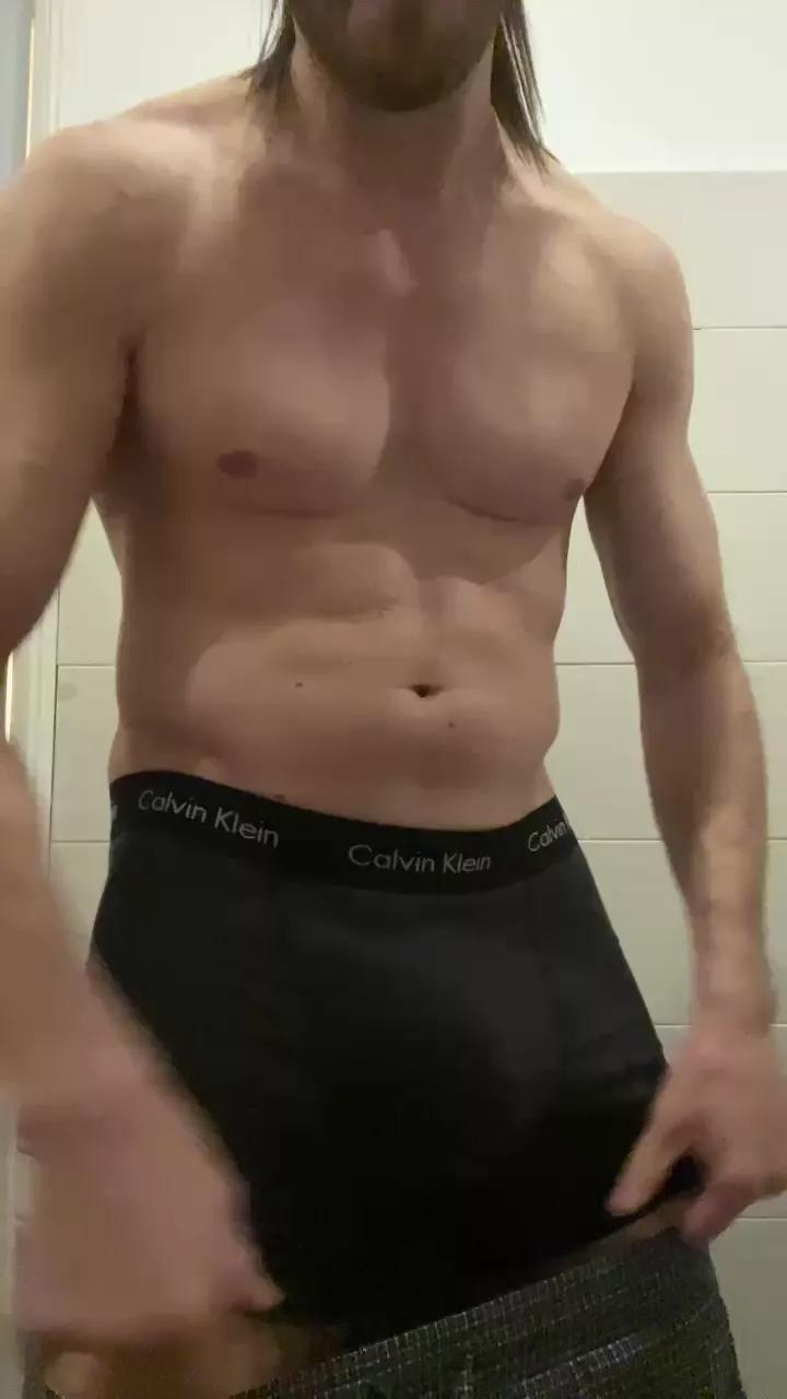 Nathan6910 on Cam4 