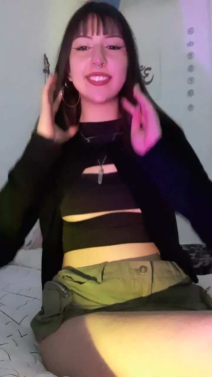 Offline natigatitaa on Cam4