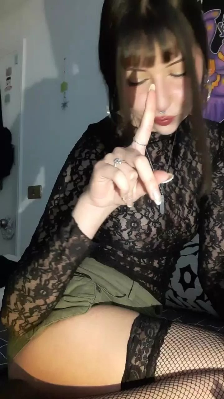 Offline natigatitaa on Cam4