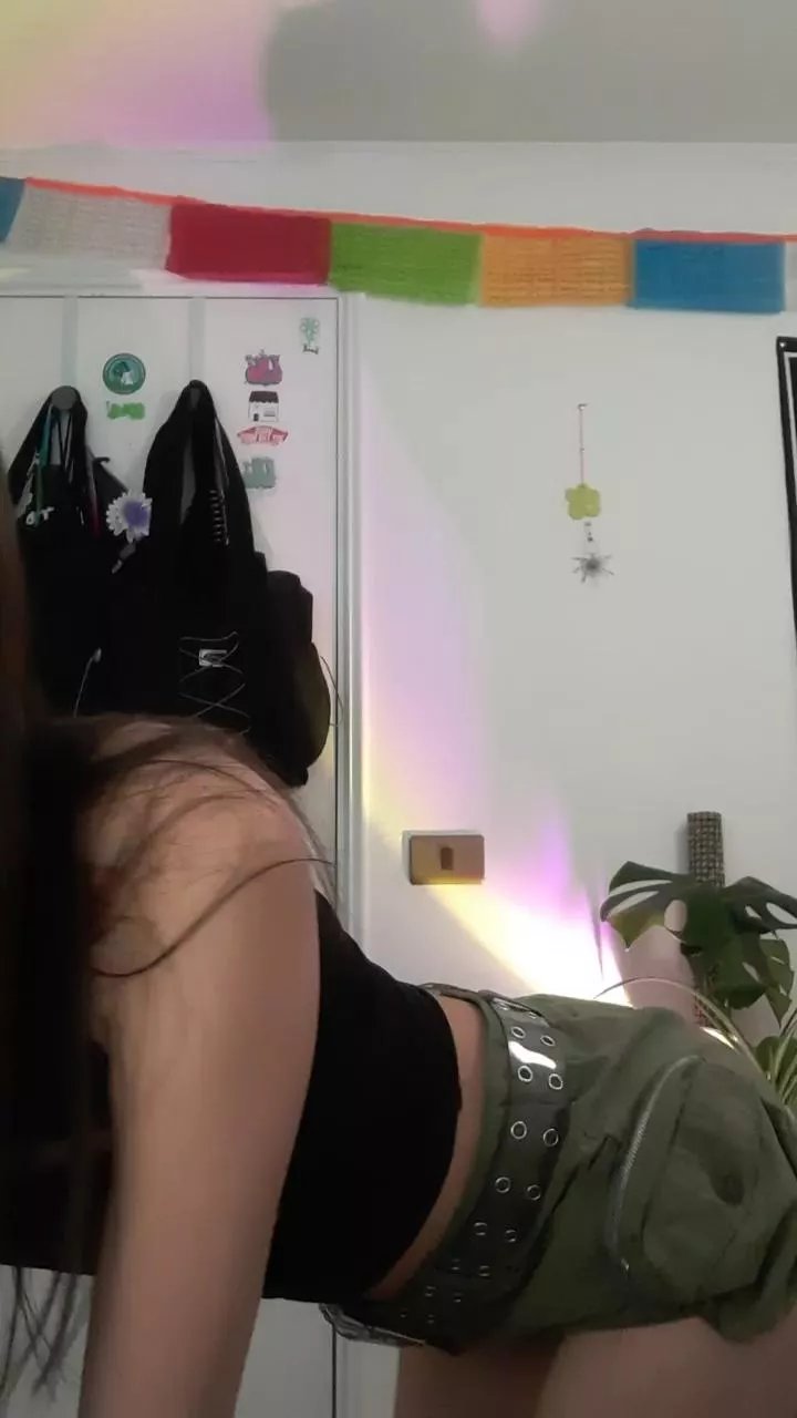 Offline natigatitaa on Cam4