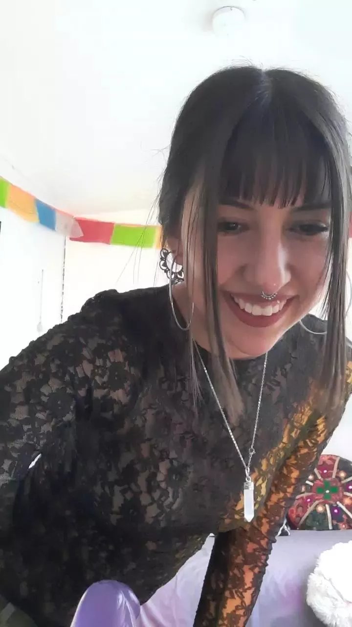 Offline natigatitaa on Cam4