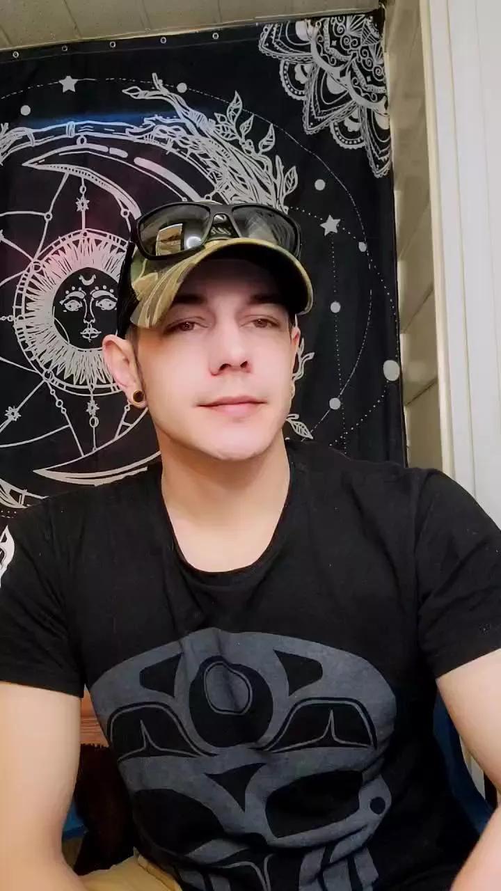 Naturesbest951 on Cam4 