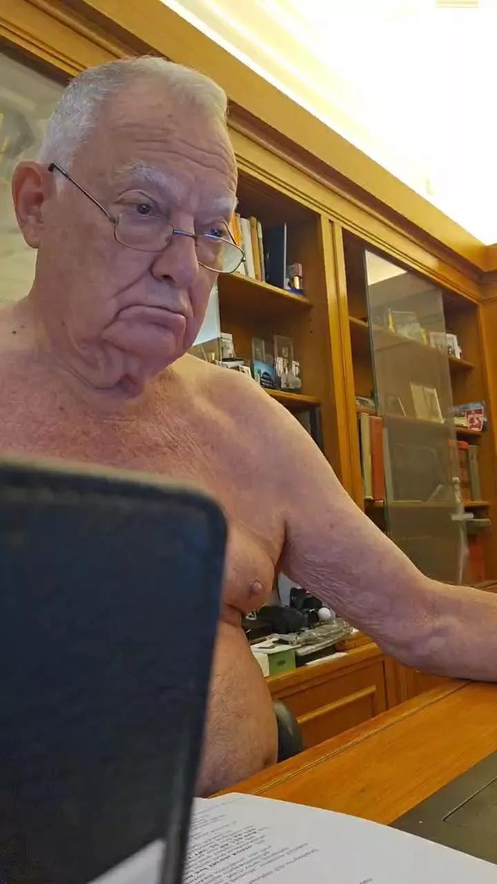 needitt2 on Cam4 