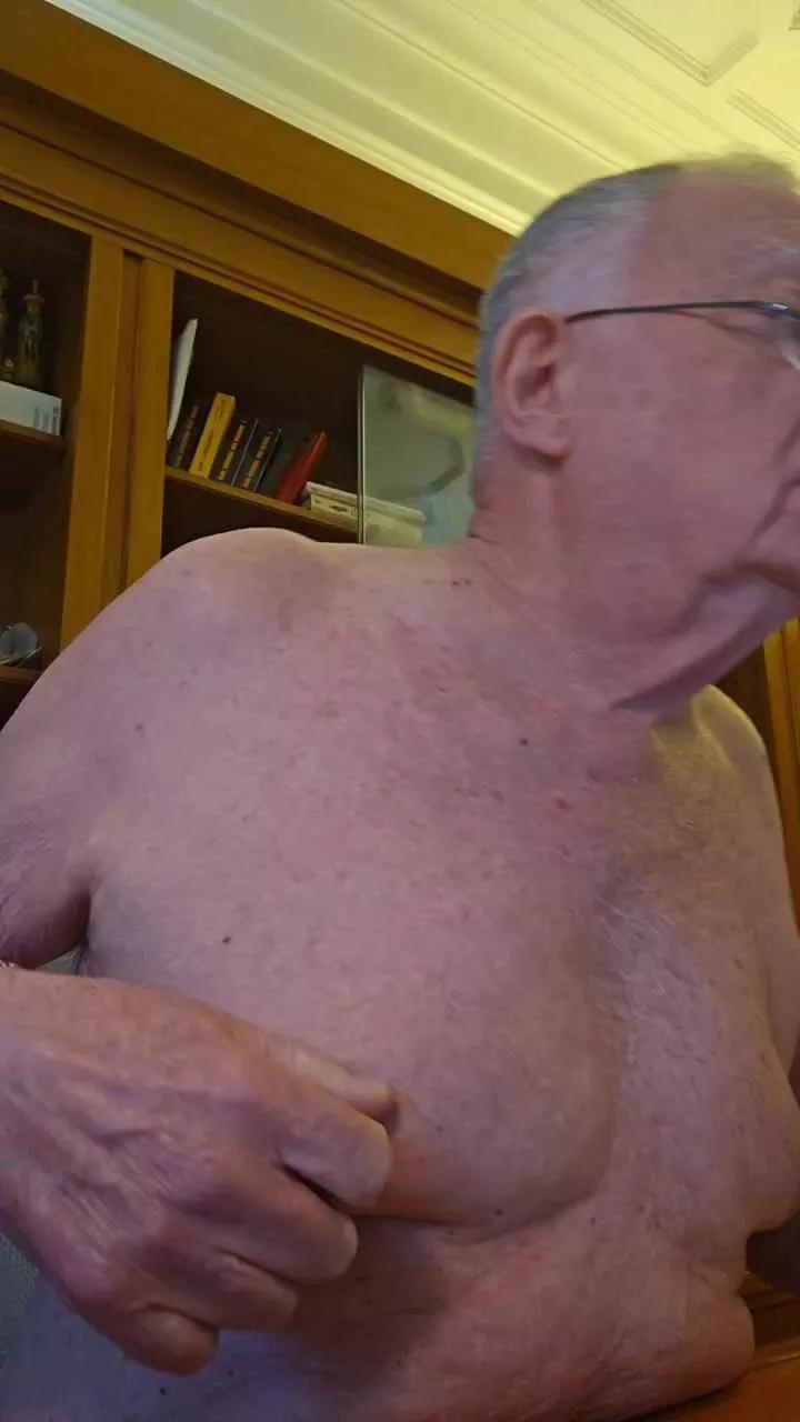 needitt2 on Cam4 