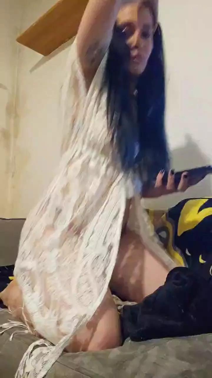 Nefti_ on Cam4 