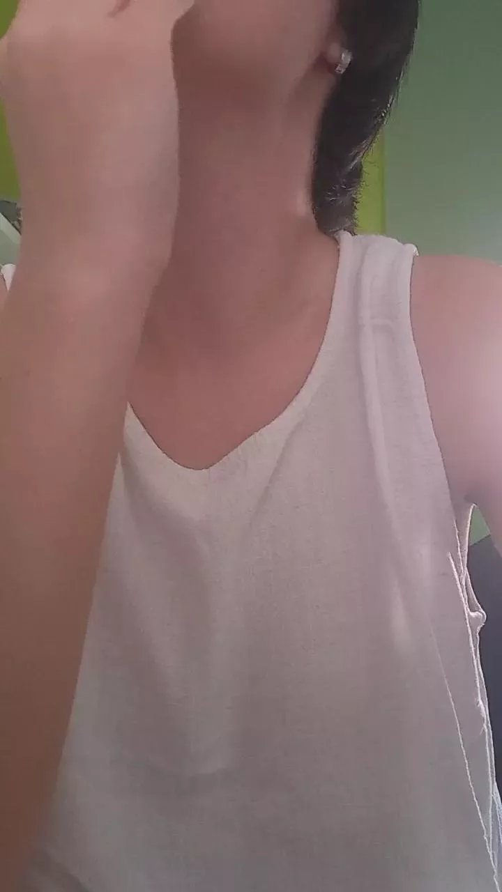 Offline Nenazasexyy on Cam4