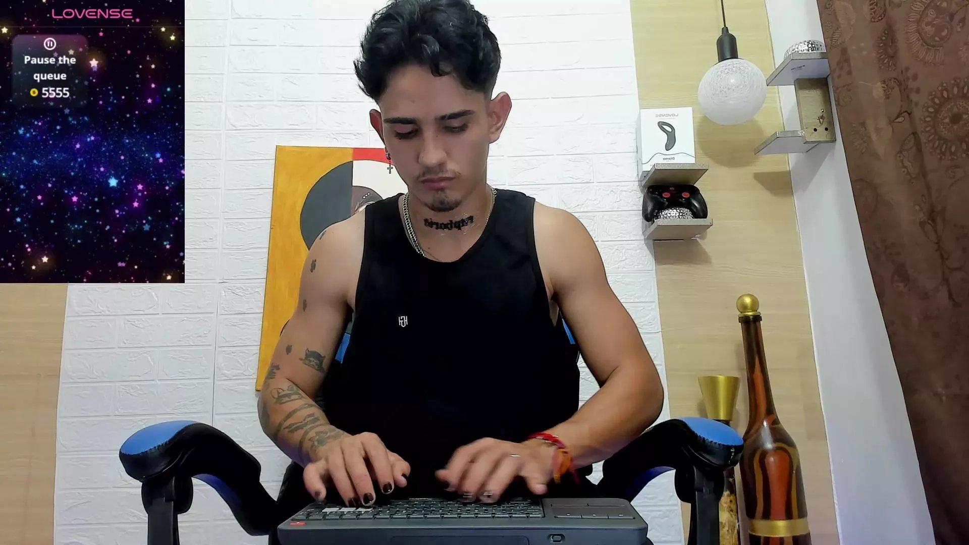 Offline nextboywell1 on Cam4