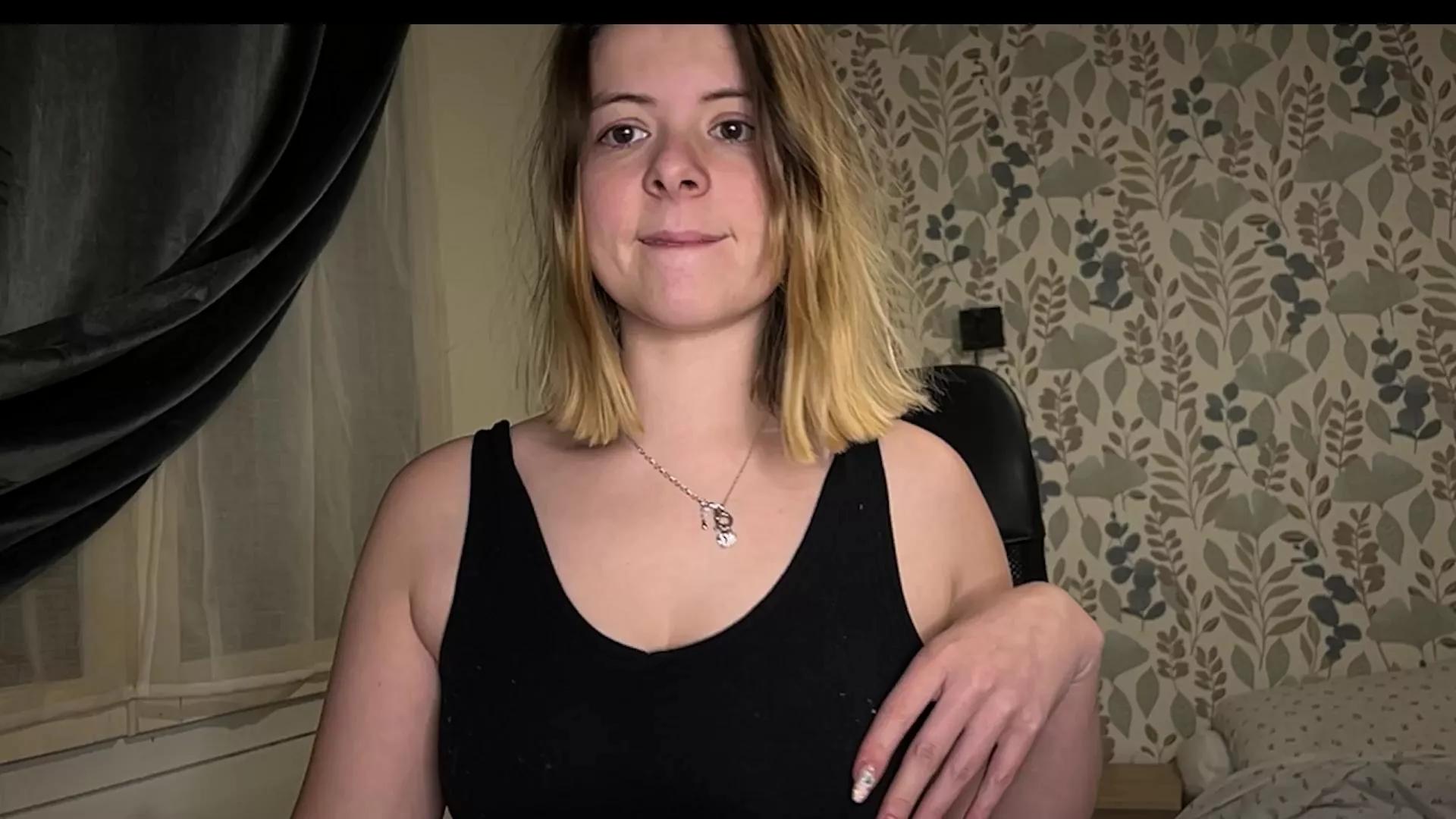 Nina_blain on Cam4 