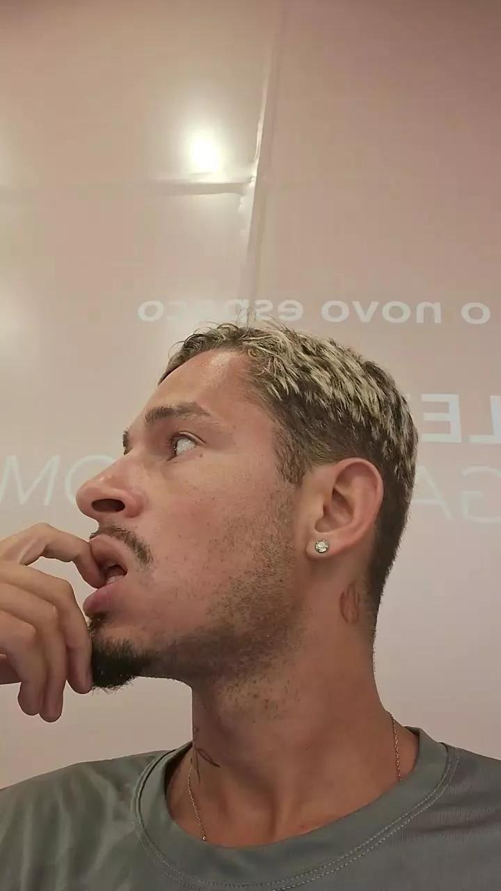 Novinho_do24 on Cam4 