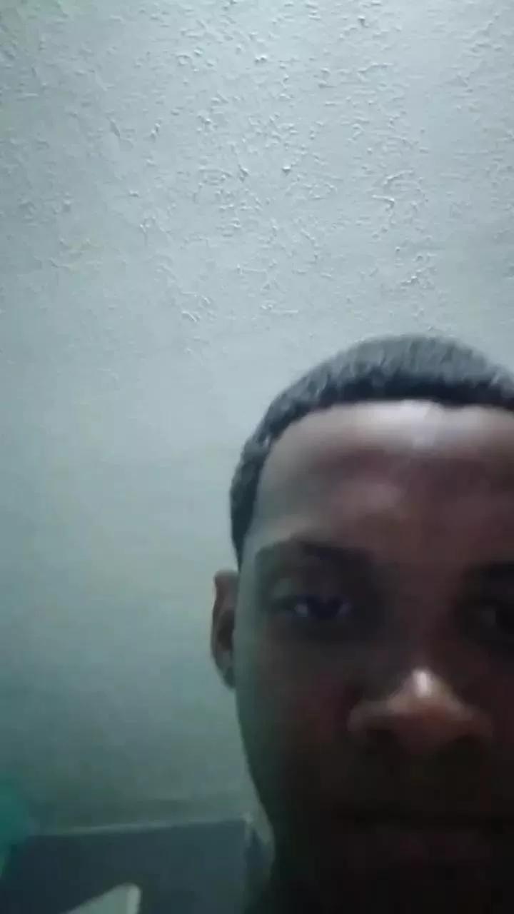 Novinhoode18 on Cam4 