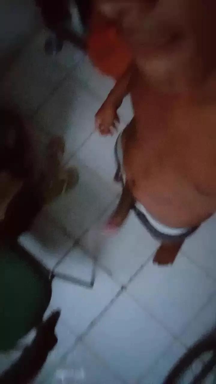Novinhoode18 on Cam4 