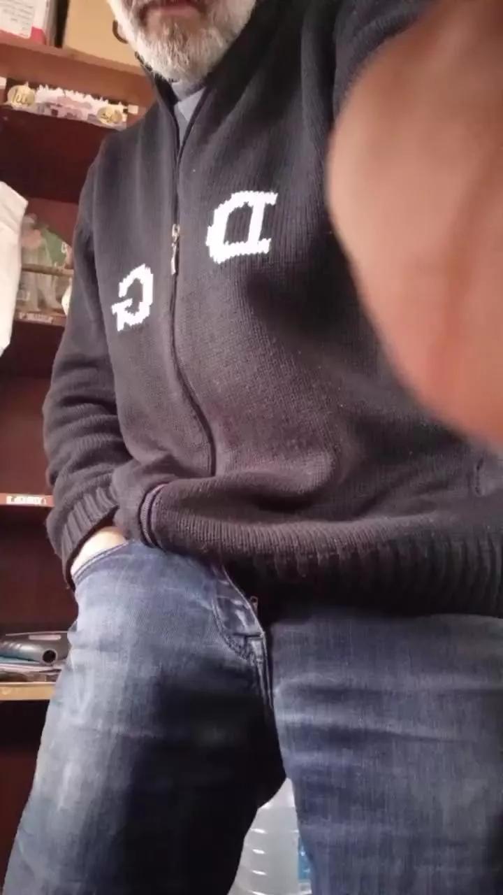 OlgunAdam31 on Cam4 