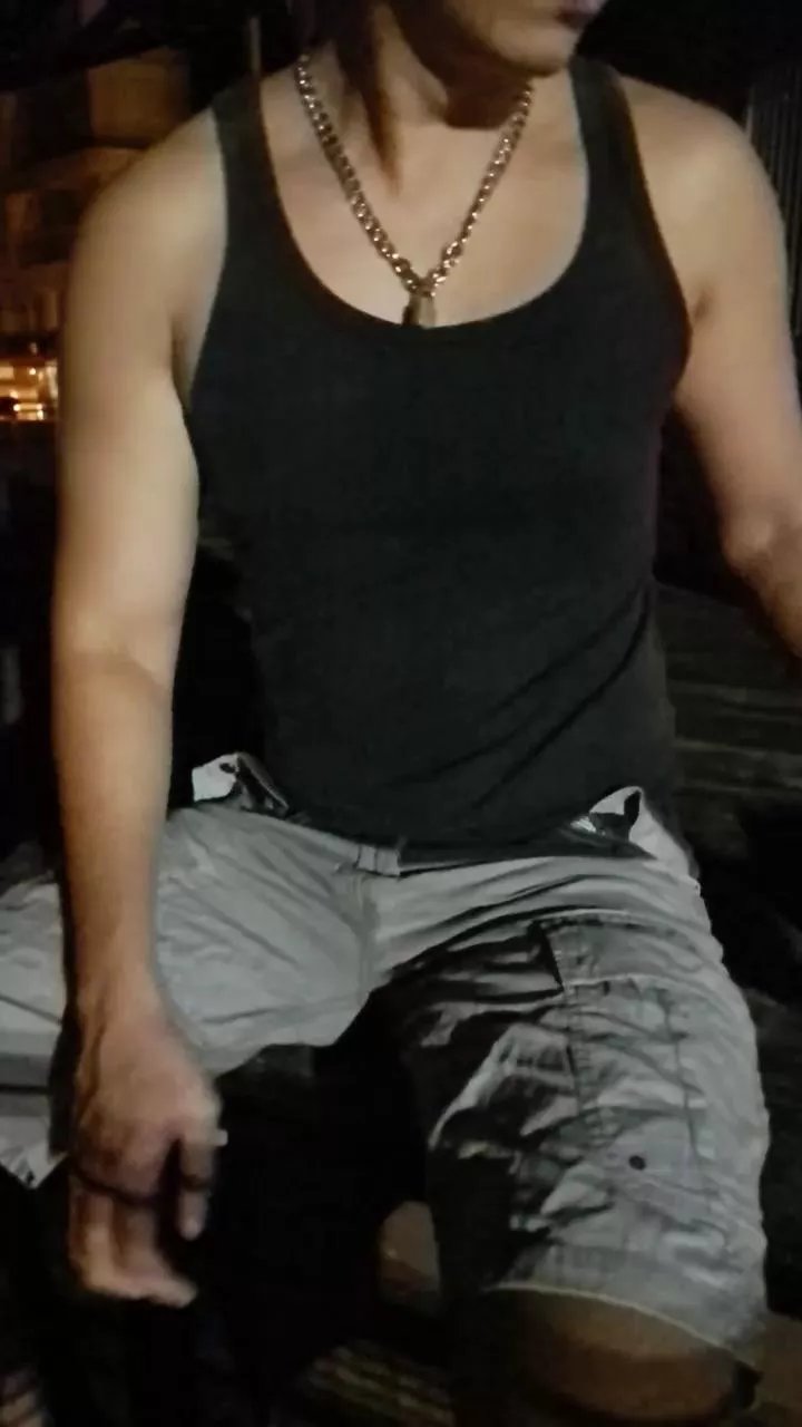 Offline outdoorbeast on Cam4