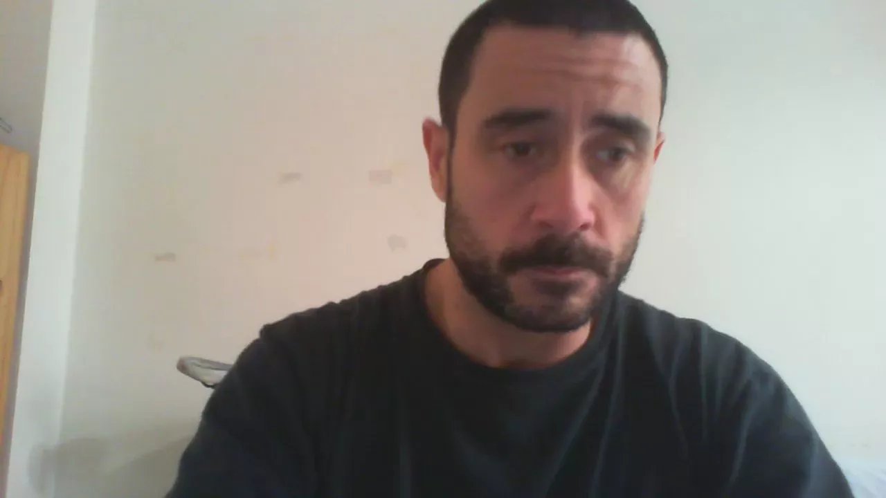 Offline p_arg1986 on Cam4