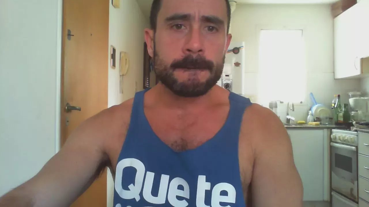 Offline p_arg1986 on Cam4