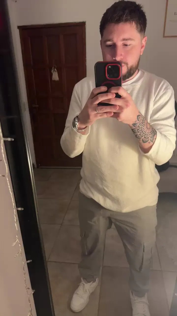 Offline Papionfire on Cam4