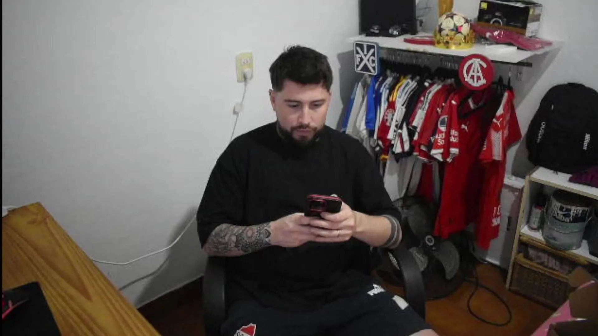 Offline Papionfire on Cam4