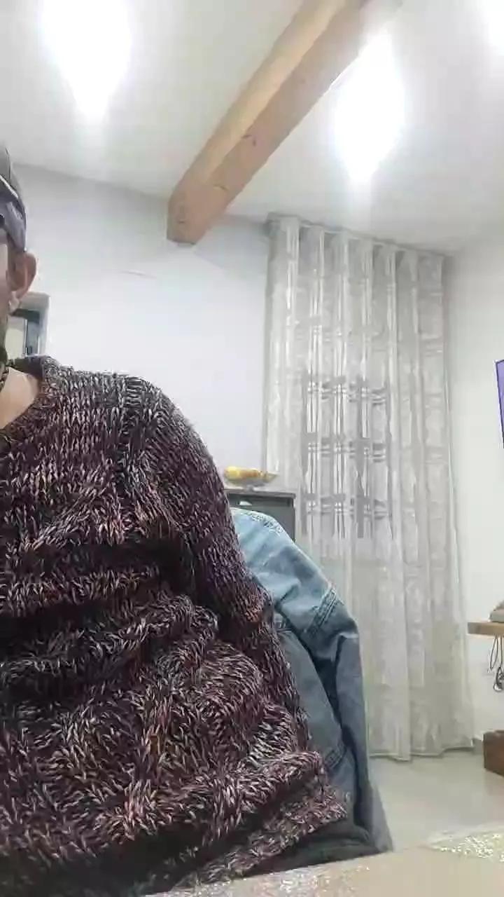 Paquitobaby on Cam4 