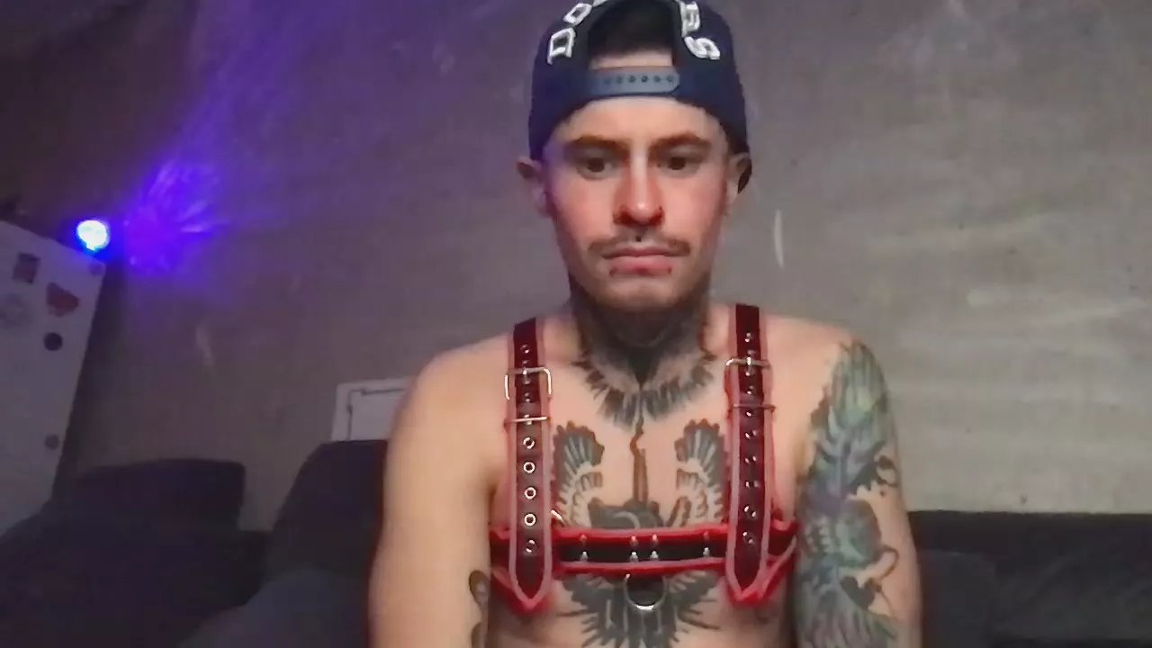 Offline Patbln1992_ on Cam4