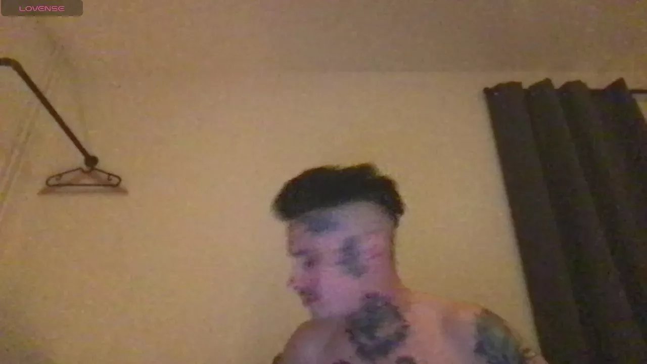 Offline Patbln1992_ on Cam4