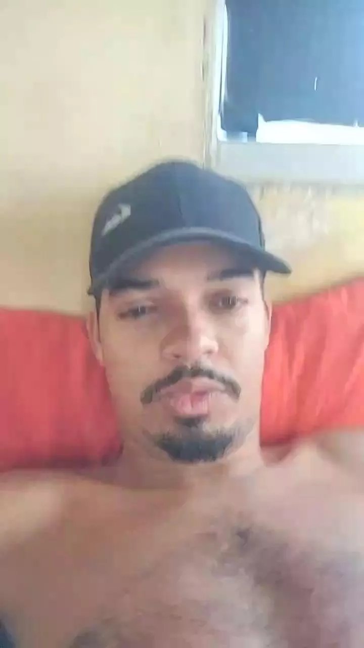 Offline paulinhossa1 on Cam4