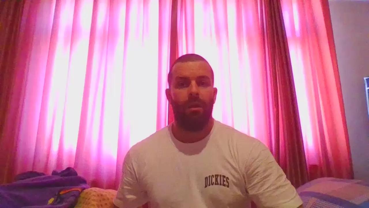 pigeon1111 on Cam4 
